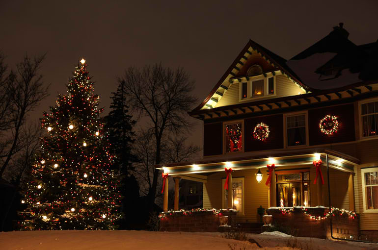 6 Smart Home Ideas for Holiday Cheer