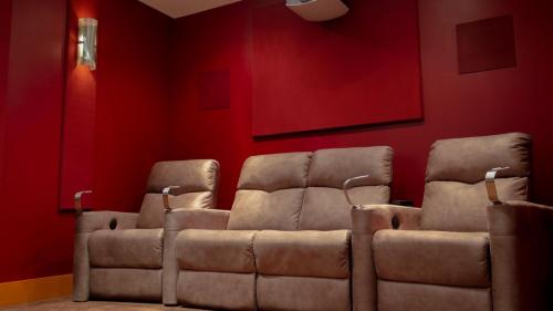 011_tdat_home_theater_seating